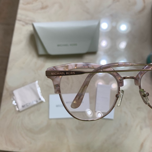 Michael Kors Savannah Sunglasses - Picture 12 of 16